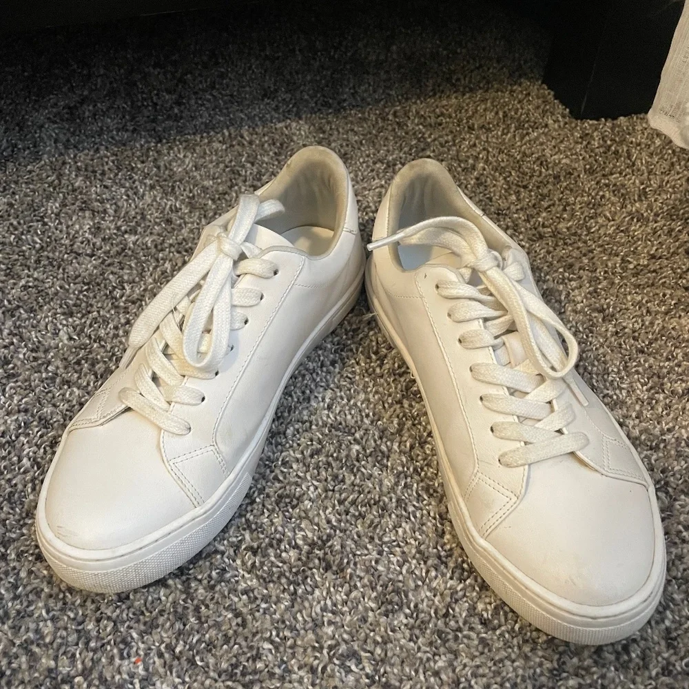 Steve Madden Leather White Shoes - Picture 1 of 3